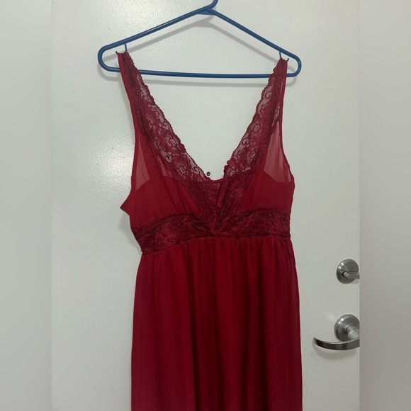 Sheer red nightie​ - Picture 3 of 4